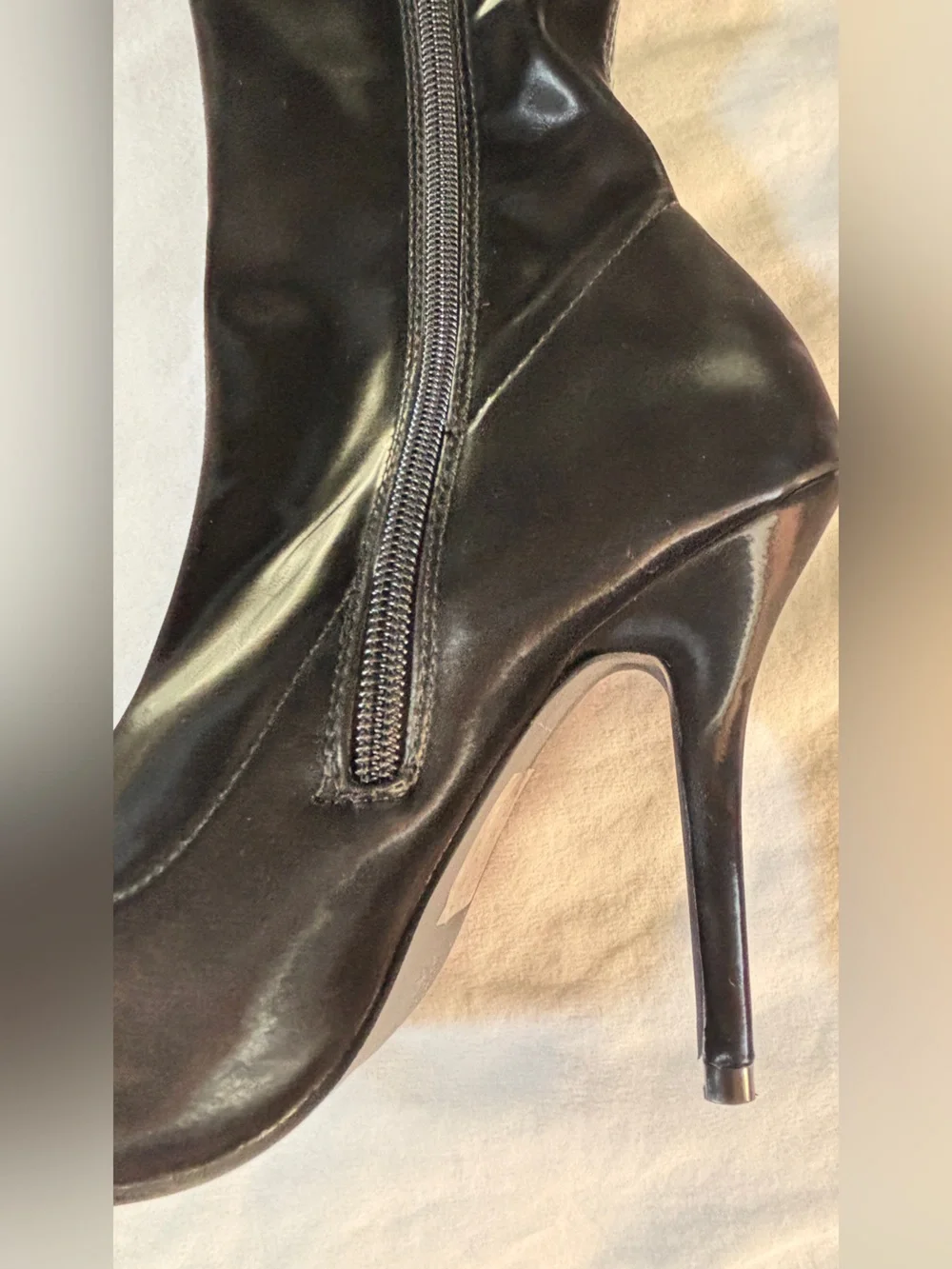 Atana Man statement pointed sleek